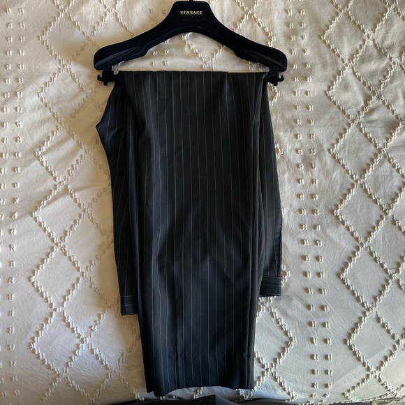 Versace pinstripe suit euro 44.  500$ - Picture 3 of 3
